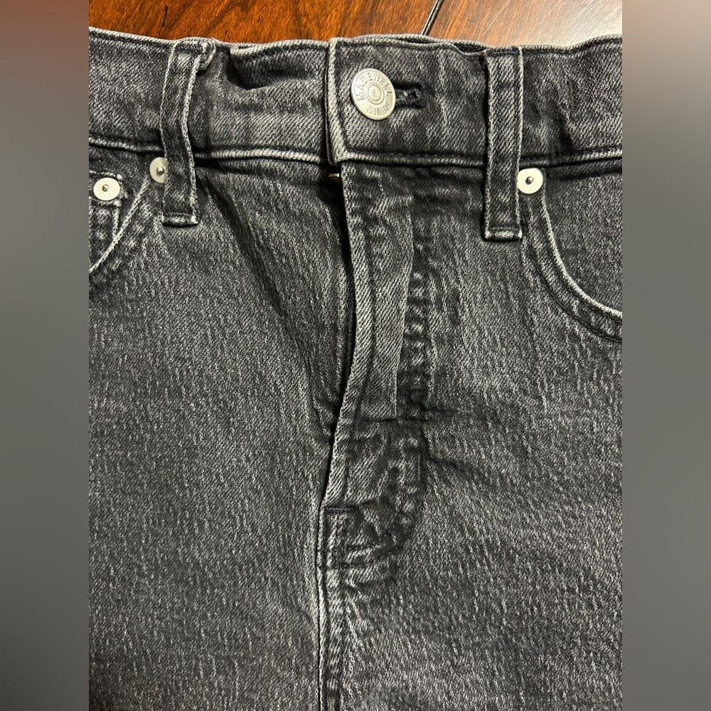 Madewell Jean Shorts
Madewell Shorts Womens Black Distressed High Rise - Picture 3 of 5